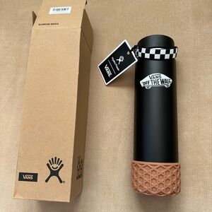 VANS COLLECTION HYDRO FLASK TUMBLER
